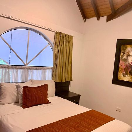 Serenity Suites Casa Boutique 布卡拉曼加 外观 照片