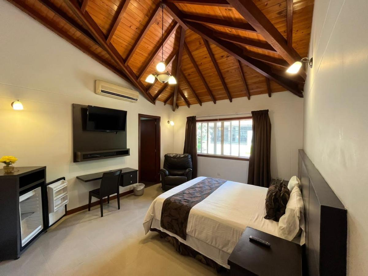 Serenity Suites Casa Boutique 布卡拉曼加 外观 照片