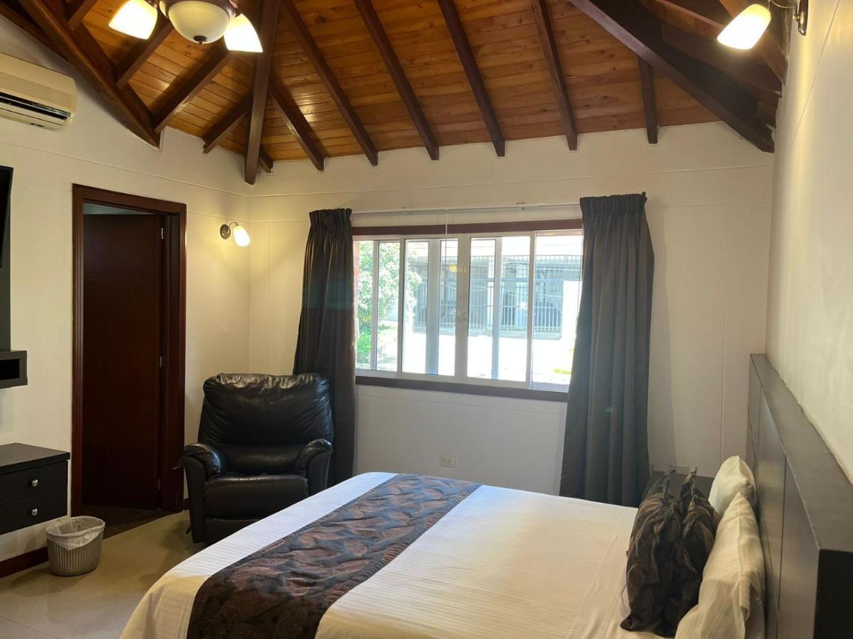 Serenity Suites Casa Boutique 布卡拉曼加 外观 照片