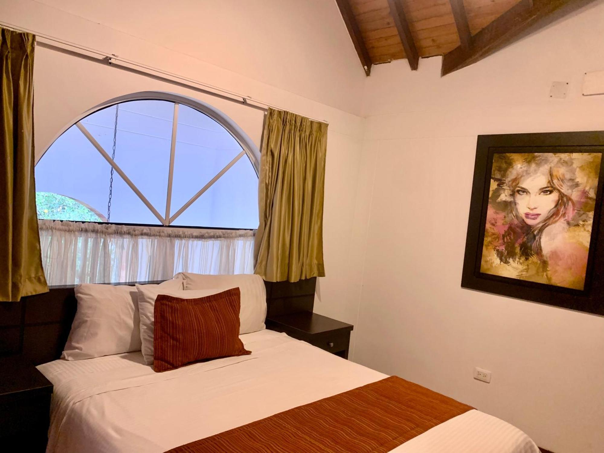 Serenity Suites Casa Boutique 布卡拉曼加 外观 照片