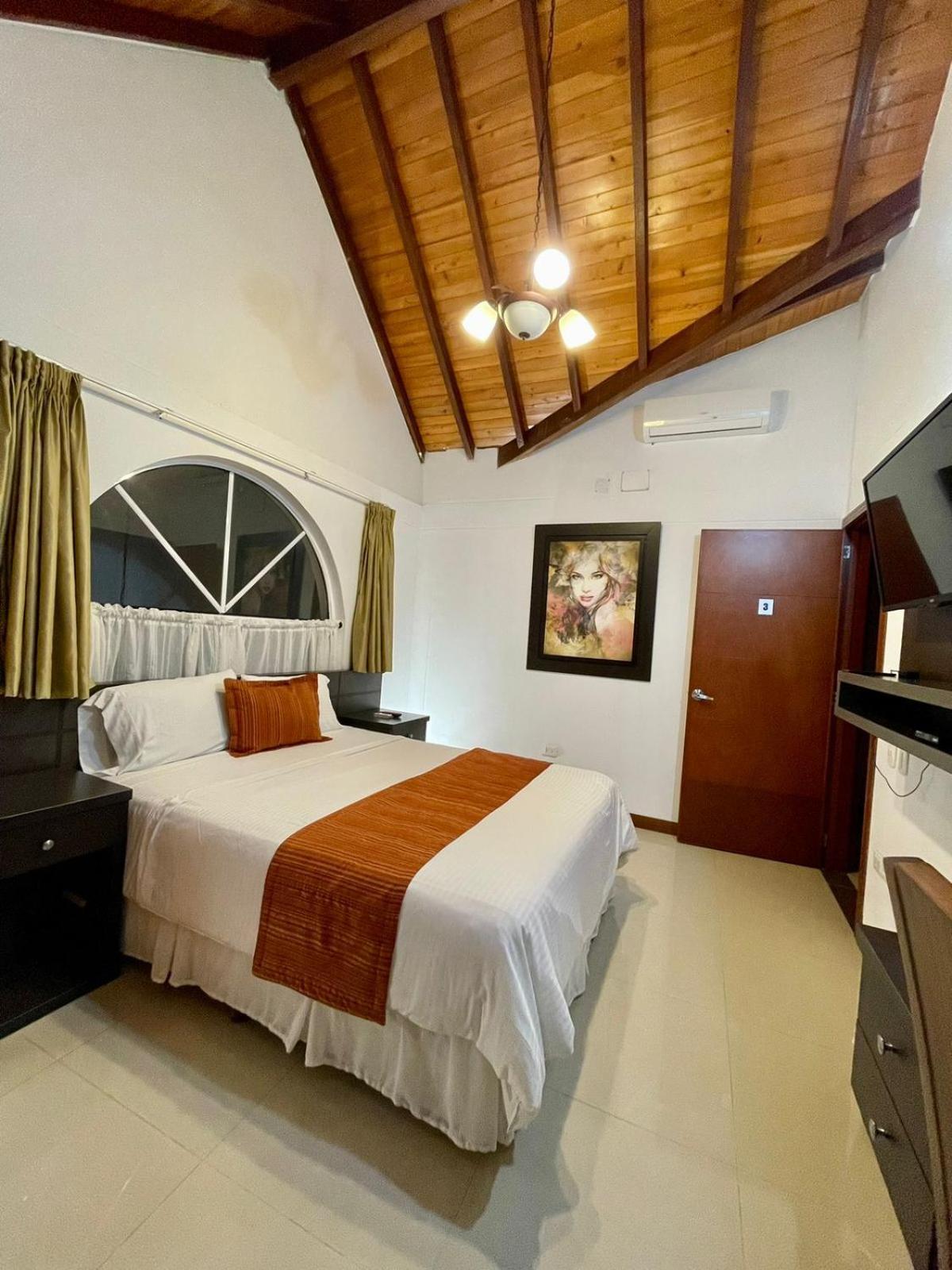 Serenity Suites Casa Boutique 布卡拉曼加 外观 照片