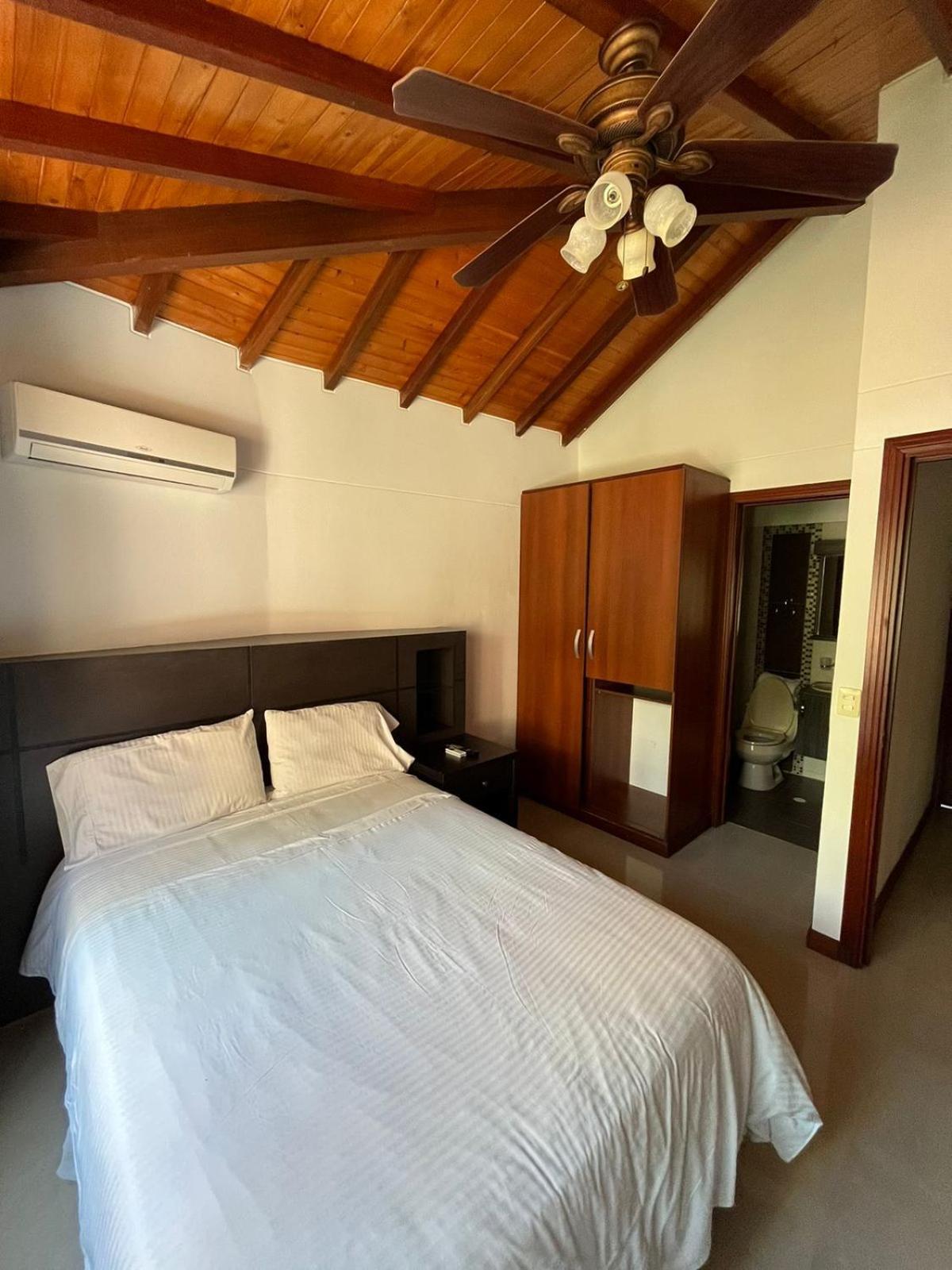 Serenity Suites Casa Boutique 布卡拉曼加 外观 照片