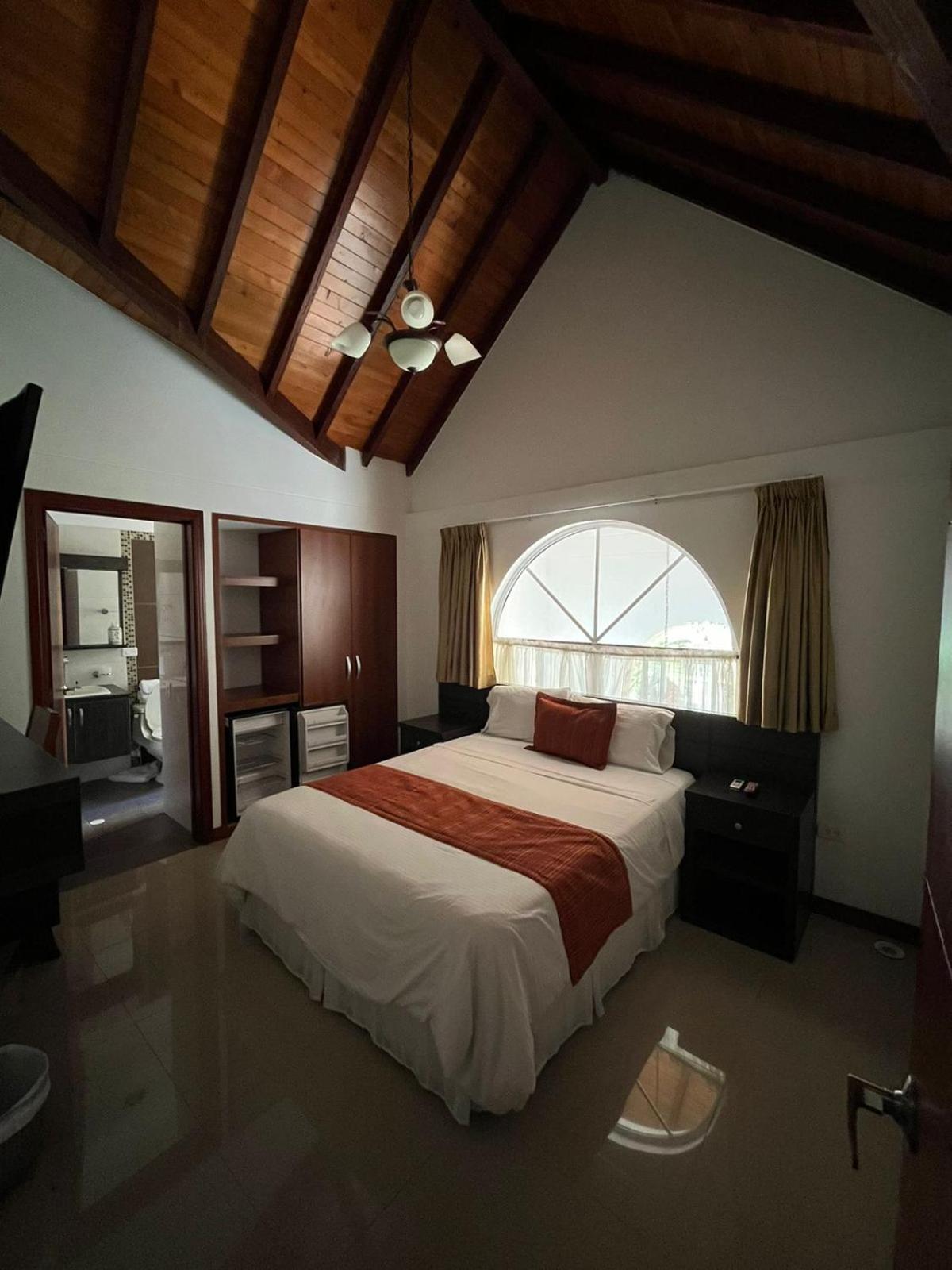 Serenity Suites Casa Boutique 布卡拉曼加 外观 照片