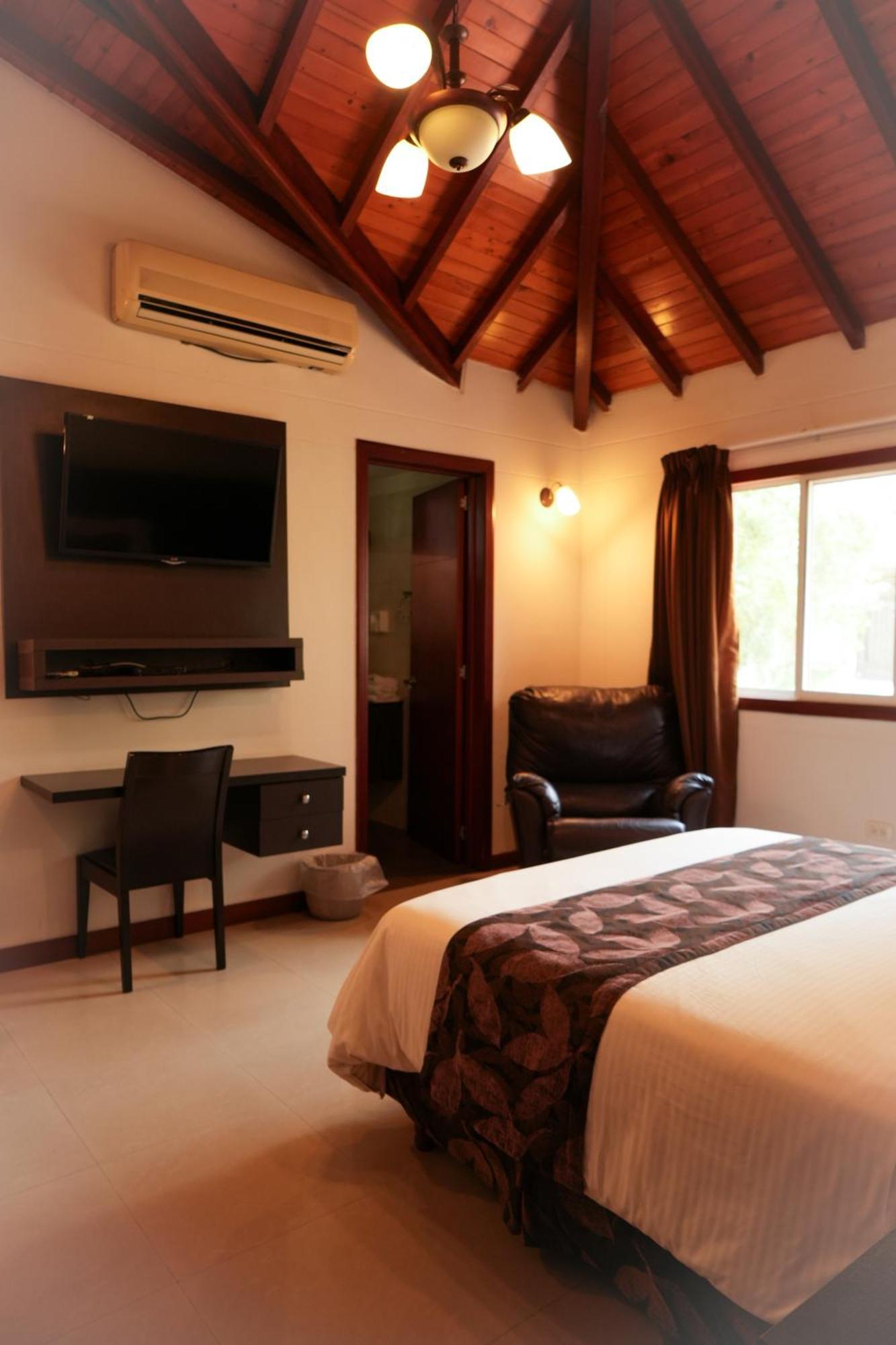 Serenity Suites Casa Boutique 布卡拉曼加 外观 照片