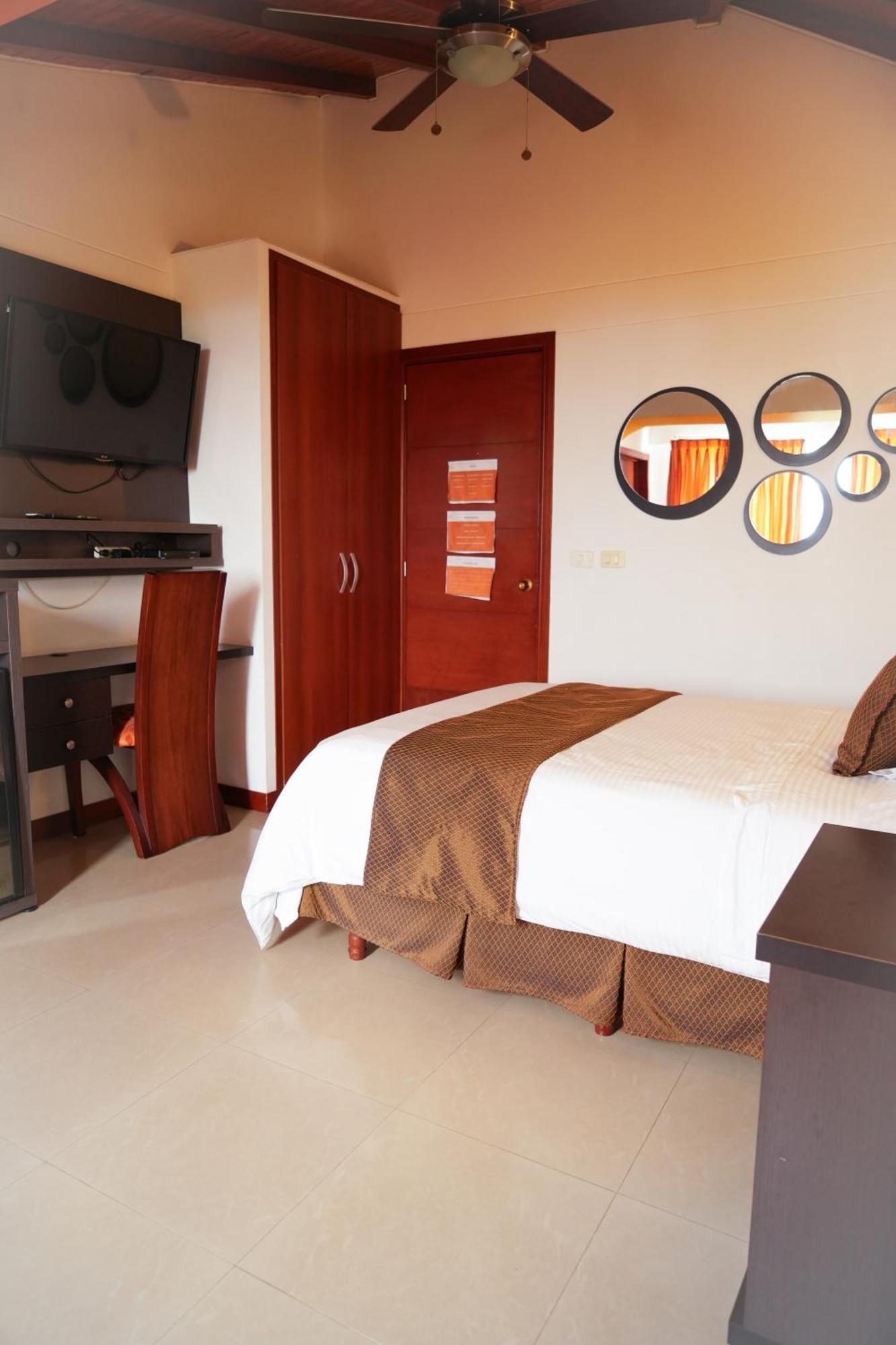 Serenity Suites Casa Boutique 布卡拉曼加 外观 照片