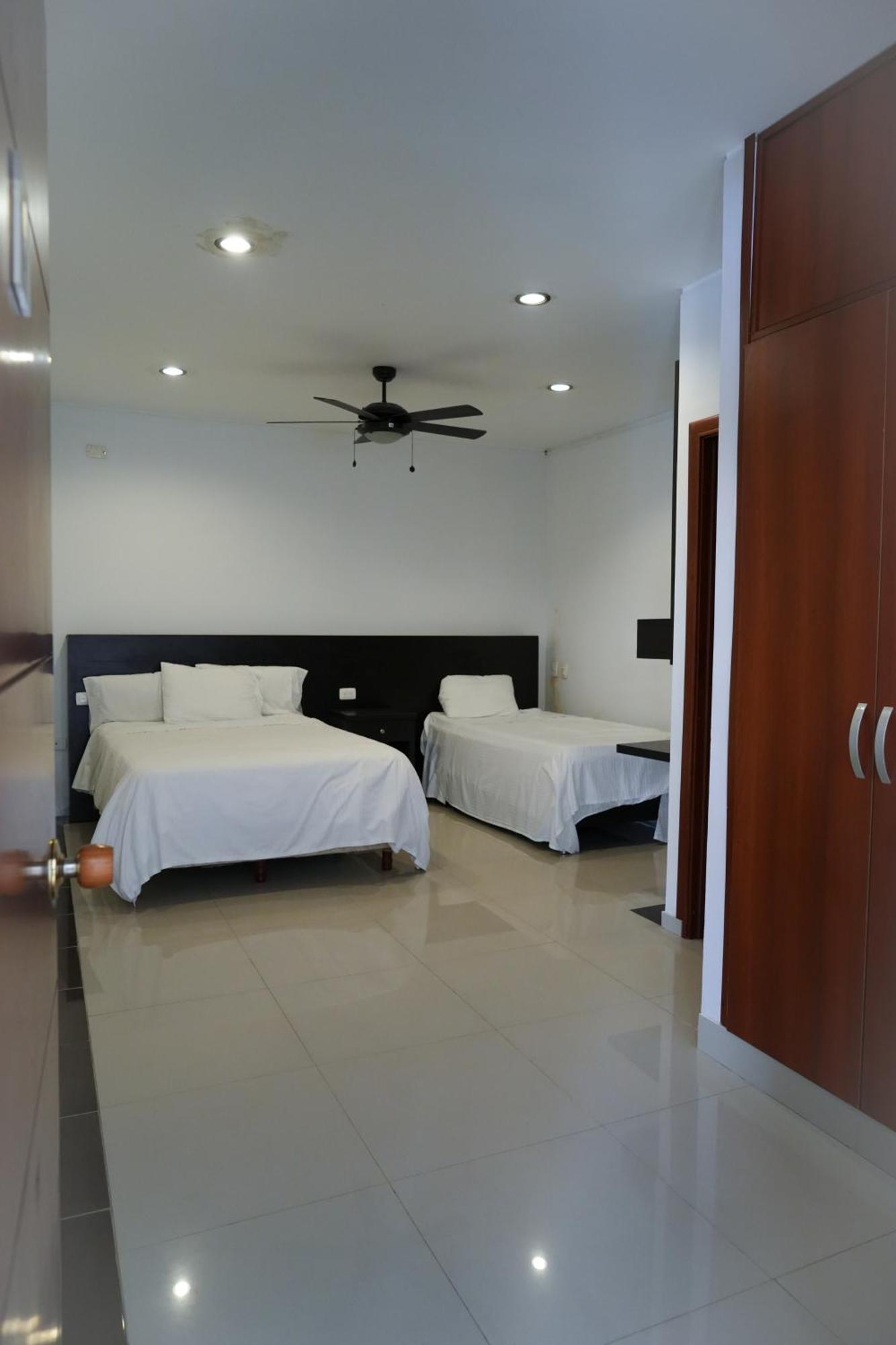 Serenity Suites Casa Boutique 布卡拉曼加 外观 照片