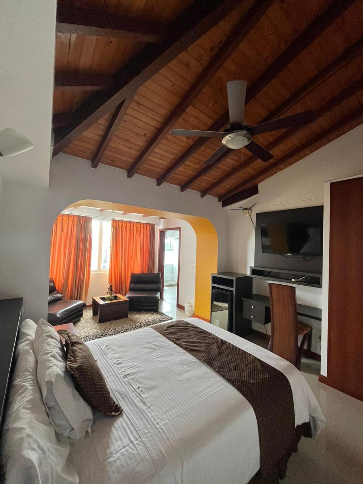 Serenity Suites Casa Boutique 布卡拉曼加 外观 照片