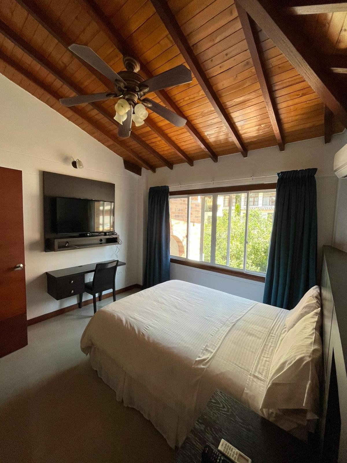 Serenity Suites Casa Boutique 布卡拉曼加 外观 照片