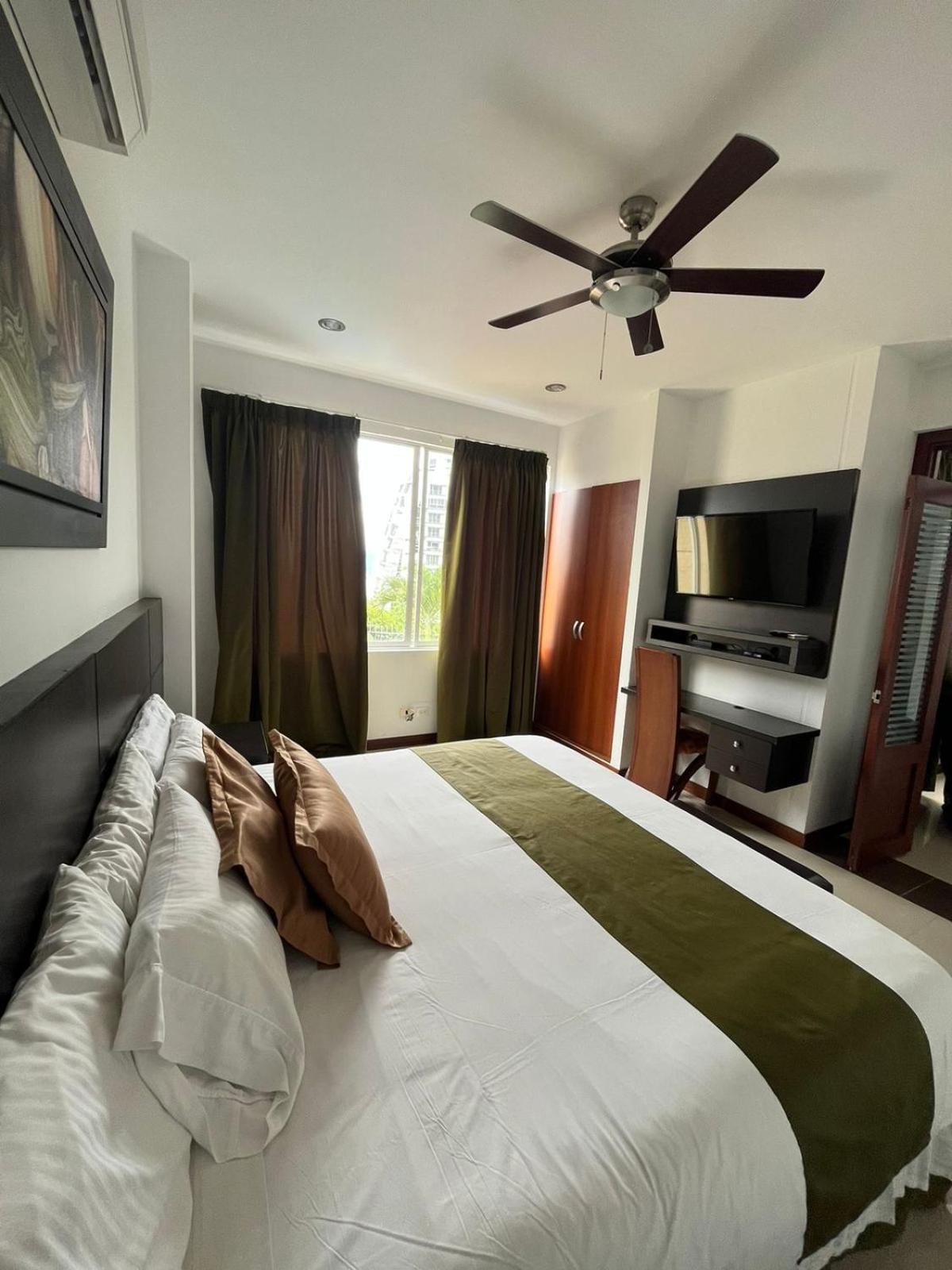 Serenity Suites Casa Boutique 布卡拉曼加 外观 照片